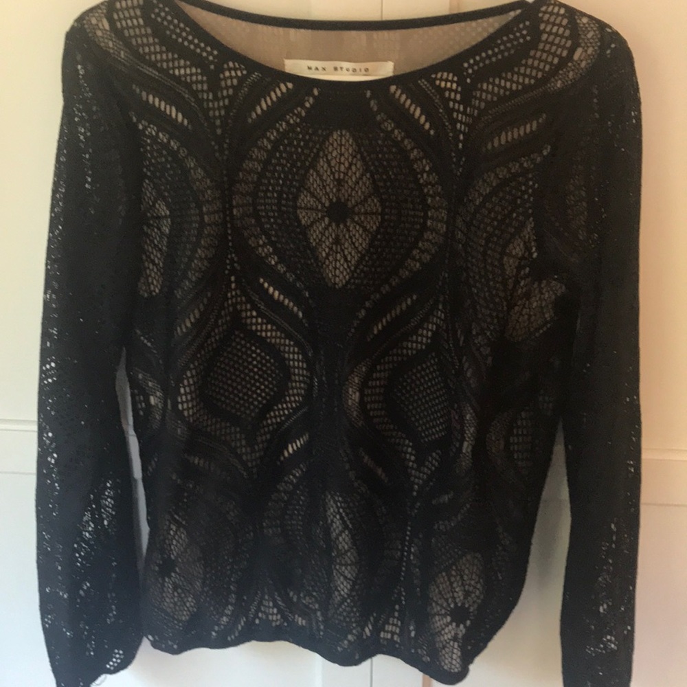 Pretty blouse in like new condition!